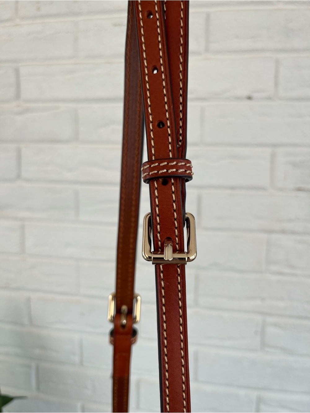Dooney & Bourke black leather letter carrier crossbody purse, brown leather trim - Picture 7 of 12